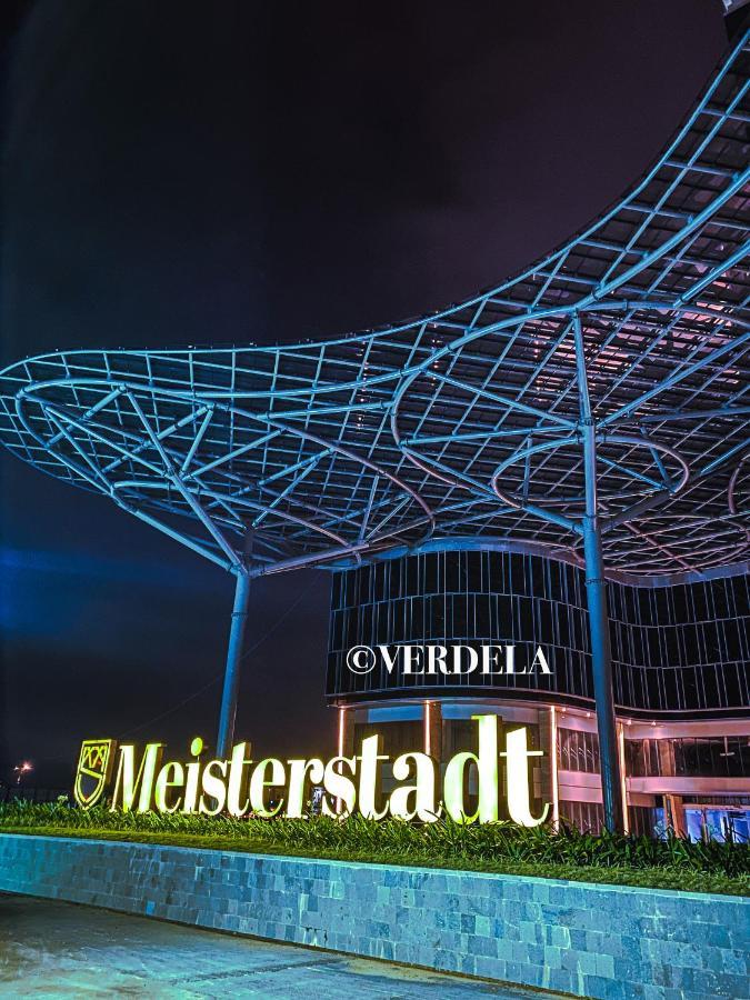 Verdela Pollux Meisterstadt Batam Apartement מראה חיצוני תמונה