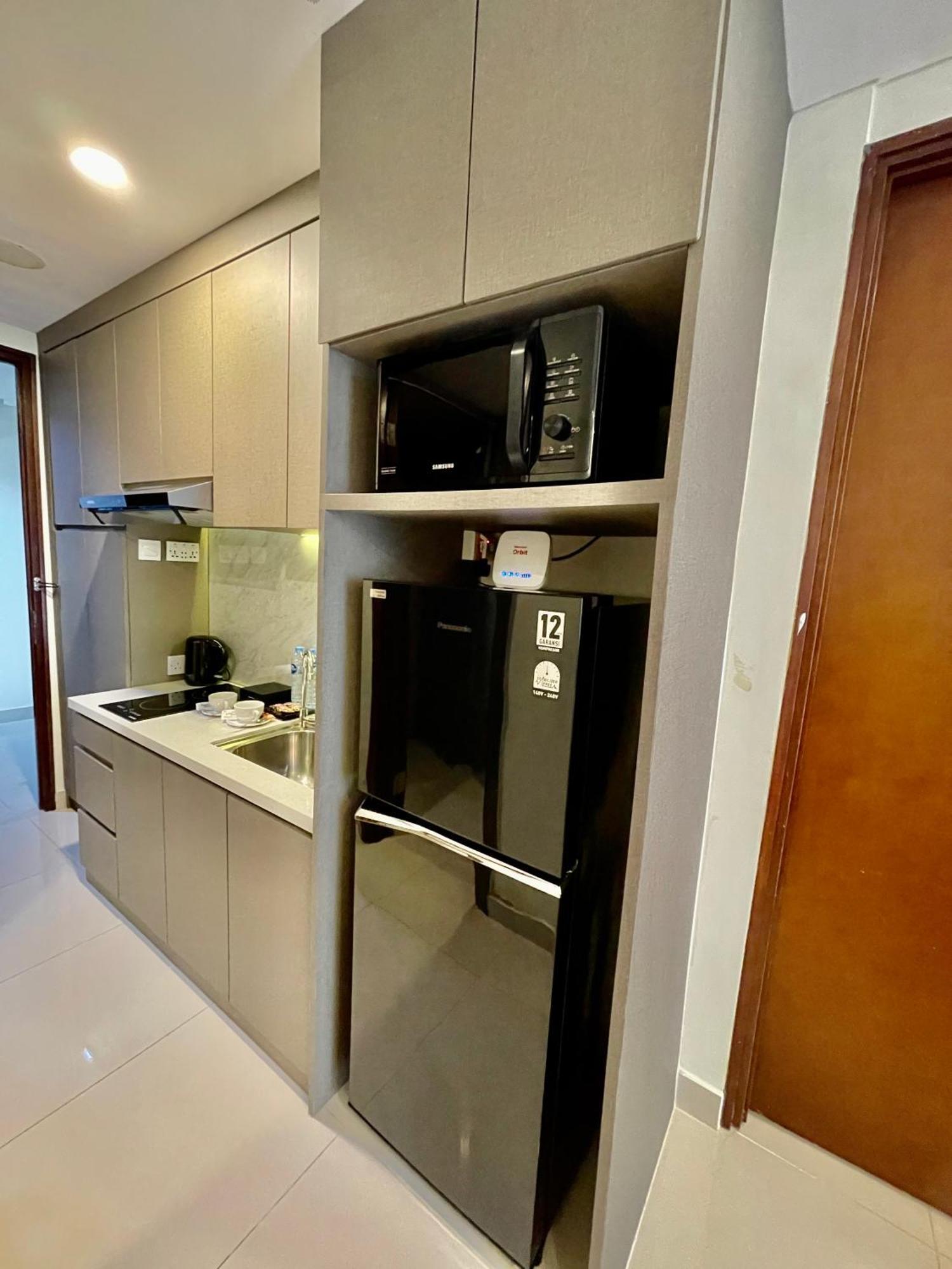 Verdela Pollux Meisterstadt Batam Apartement מראה חיצוני תמונה